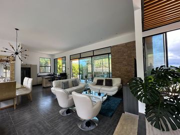 Venta de Imponente Finca de Lujo en el Corazón del Lago Calima – Un Refugio Exclusivo para los Amantes del Lujo, los Deportes Acuáticos y la Vida en F