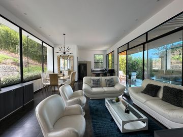 Venta de Imponente Finca de Lujo en el Corazón del Lago Calima – Un Refugio Exclusivo para los Amantes del Lujo, los Deportes Acuáticos y la Vida en F