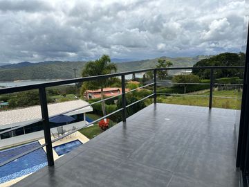 Venta de Imponente Finca de Lujo en el Corazón del Lago Calima – Un Refugio Exclusivo para los Amantes del Lujo, los Deportes Acuáticos y la Vida en F
