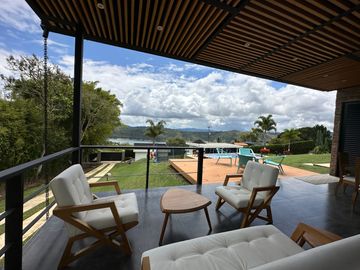 Venta de Imponente Finca de Lujo en el Corazón del Lago Calima – Un Refugio Exclusivo para los Amantes del Lujo, los Deportes Acuáticos y la Vida en F
