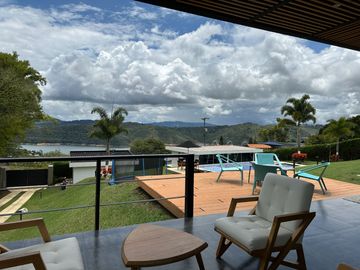 Venta de Imponente Finca de Lujo en el Corazón del Lago Calima – Un Refugio Exclusivo para los Amantes del Lujo, los Deportes Acuáticos y la Vida en F