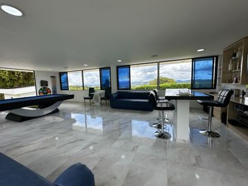 Venta de Imponente Finca de Lujo en el Corazón del Lago Calima – Un Refugio Exclusivo para los Amantes del Lujo, los Deportes Acuáticos y la Vida en F
