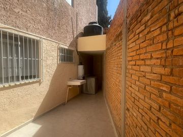 DEPA EN RENTA AMUEBLADO O SIN AMUEBLAR CERCA DE PLAZA EL DORADO