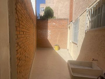 DEPA EN RENTA AMUEBLADO O SIN AMUEBLAR CERCA DE PLAZA EL DORADO