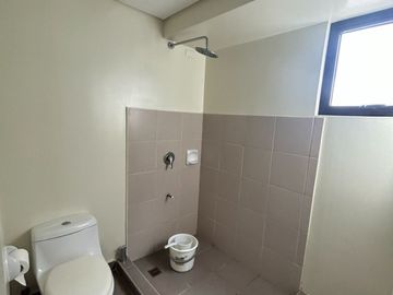 Serin West Tagaytay Tower 2 – Your Dream 1-BR Condo with Dedicated Parking Awaits!
