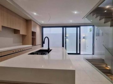🏡 DUPLEX TOWNHOUSE FOR SALE IN KAMIAS/ANONAS AREA!!!