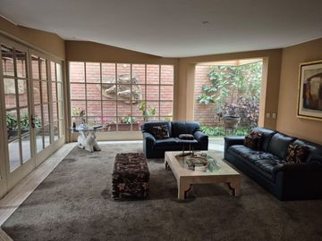 EXCLUSIVA CASA EN LA MOLINA VIEJA – AMPLIA, ILUMINADA Y CON EXCELENTES ACABADOS