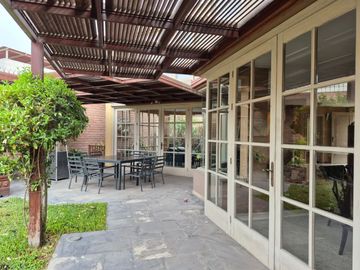 EXCLUSIVA CASA EN LA MOLINA VIEJA – AMPLIA, ILUMINADA Y CON EXCELENTES ACABADOS