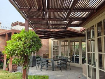 EXCLUSIVA CASA EN LA MOLINA VIEJA – AMPLIA, ILUMINADA Y CON EXCELENTES ACABADOS