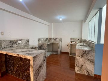 SE VENDE EDIFICIO - COMAS