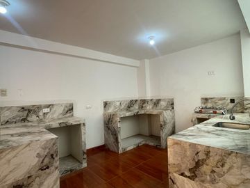 SE VENDE EDIFICIO - COMAS