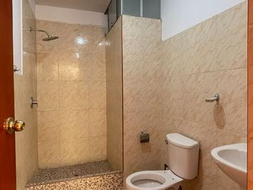 SE VENDE EDIFICIO - COMAS