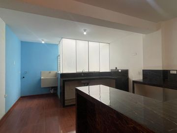 SE VENDE EDIFICIO - COMAS