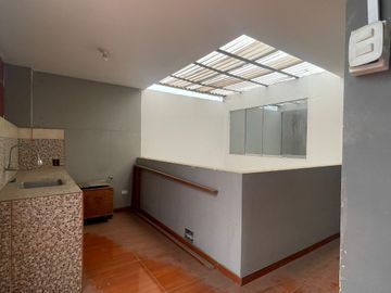 SE VENDE EDIFICIO - COMAS