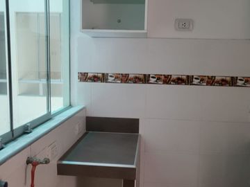 ALQUILO LINDO DEPARTAMENTO EL SAUCE SURQUILLO X COMERCIAL HIGUERETA