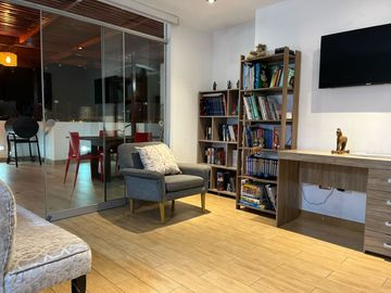 SAN BORJA ALQUILER BONITO DUPLEX VACIO DE 196 M2 MUY BIEN UBICADO EN LA AV ROUSSEAU CERCA A LAS AVENIDAS JAVIER PRADO, LAS ARTES NORTE Y SAN BORJA NOR
