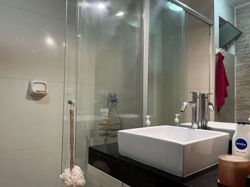 SAN BORJA ALQUILER BONITO DUPLEX VACIO DE 196 M2 MUY BIEN UBICADO EN LA AV ROUSSEAU CERCA A LAS AVENIDAS JAVIER PRADO, LAS ARTES NORTE Y SAN BORJA NOR