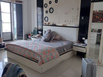 Rumah Semi Furnished di Tenggilis Rungkut dekat Jemursari sier Surabaya