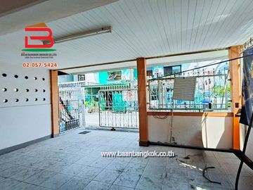 ทาวน์เฮาส์ หมู่บ้าน ปิ่นเจริญ 4 (ซอยนาวงประชาพัฒนา 17) เนื้อที่ 17.5 ตรว ถนนวิภาวดี แขวงสีกัน(บ้านใหม่) เขตบางเขน(ตลาดขวัญ) กรุงเทพมหานคร