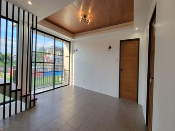 VERMONT PARK BRAND NEW HOUSE