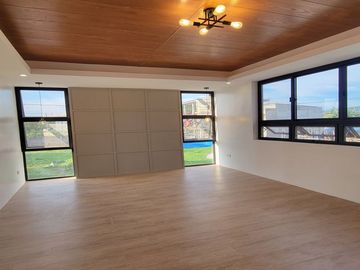 VERMONT PARK BRAND NEW HOUSE
