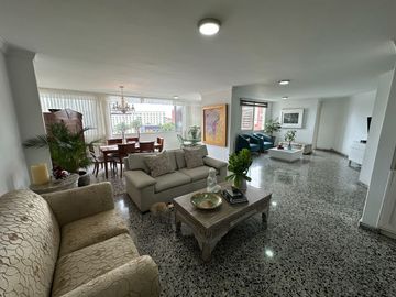 Venta Exclusiva de Apartamento en el Corazón del Barrio Centenario, Oeste de Cali, Colombia