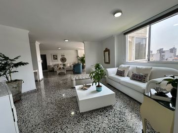 Venta Exclusiva de Apartamento en el Corazón del Barrio Centenario, Oeste de Cali, Colombia