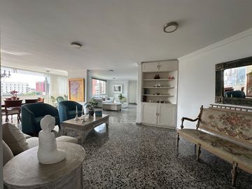 Venta Exclusiva de Apartamento en el Corazón del Barrio Centenario, Oeste de Cali, Colombia