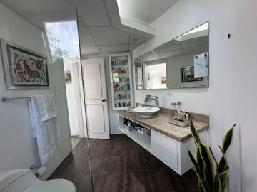 Venta Exclusiva de Apartamento en el Corazón del Barrio Centenario, Oeste de Cali, Colombia