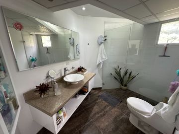 Venta Exclusiva de Apartamento en el Corazón del Barrio Centenario, Oeste de Cali, Colombia