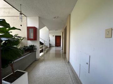 Venta Exclusiva de Apartamento en el Corazón del Barrio Centenario, Oeste de Cali, Colombia