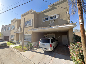 CASA EN VENTA, !! EXELENTE PROPIEDAD DE REMATE, YA ADJUDICADA¡¡- Apartado 1005, Residencial Campestre La Rosita, Torreón, La Rosita, Torreón, Coahuila