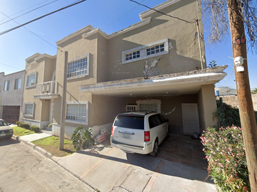 CASA EN VENTA, !! EXELENTE PROPIEDAD DE REMATE, YA ADJUDICADA¡¡- Apartado 1005, Residencial Campestre La Rosita, Torreón, La Rosita, Torreón, Coahuila