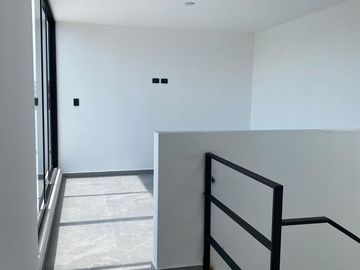 Bonita casa muy cerca de lomas de angelopolis , cerca de via atlixcáyotl Fraccionamiento Monte real