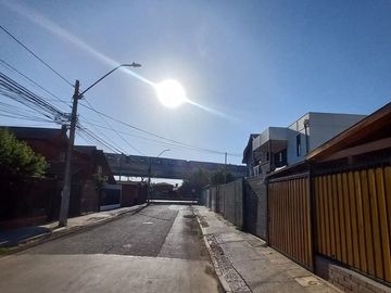 METRO LAGUNA SUR, PUDAHUEL SUR, CASA 2 pisos EN POESIA, VILLA JUAN GUZMAN CRUCHAGA.