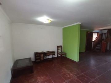 METRO LAGUNA SUR, PUDAHUEL SUR, CASA 2 pisos EN POESIA, VILLA JUAN GUZMAN CRUCHAGA.