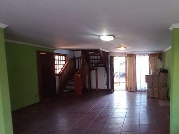 METRO LAGUNA SUR, PUDAHUEL SUR, CASA 2 pisos EN POESIA, VILLA JUAN GUZMAN CRUCHAGA.