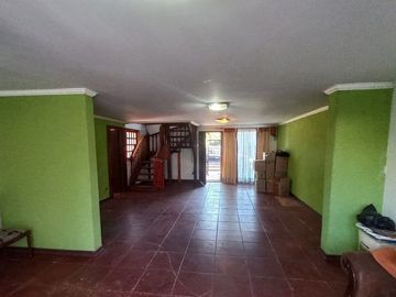 METRO LAGUNA SUR, PUDAHUEL SUR, CASA 2 pisos EN POESIA, VILLA JUAN GUZMAN CRUCHAGA.