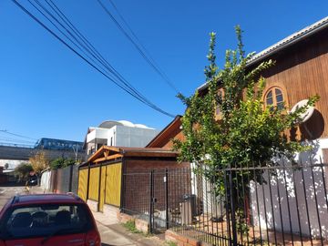 METRO LAGUNA SUR, PUDAHUEL SUR, CASA 2 pisos EN POESIA, VILLA JUAN GUZMAN CRUCHAGA.