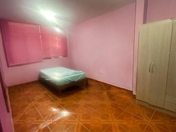 VENTA DE CASA EN :  LA URB ANTONIA MORENO DE CACERES- VENTANILLA