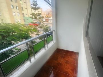 VENTA DE CASA EN :  LA URB ANTONIA MORENO DE CACERES- VENTANILLA