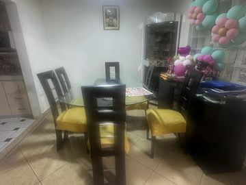 VENTA DE CASA EN :  LA URB ANTONIA MORENO DE CACERES- VENTANILLA