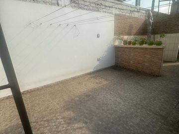VENTA DE CASA EN :  LA URB ANTONIA MORENO DE CACERES- VENTANILLA