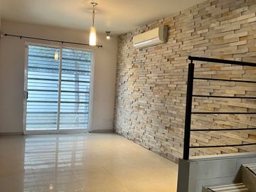 CASA EN VENTA RESIDENCIAL ARVORE SANTA CATARINA N.L.