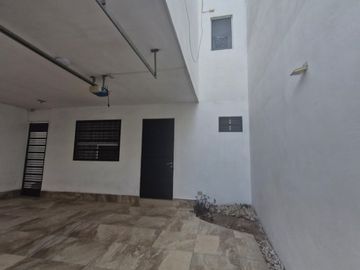 CASA EN VENTA RESIDENCIAL ARVORE SANTA CATARINA N.L.