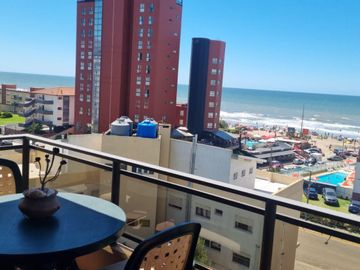 3 AMBIENTES EN VENTA - GESELL CENTRO - VISTA AL MAR - COCHERA
