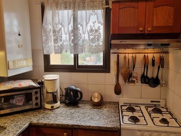 3 AMBIENTES EN VENTA - GESELL CENTRO - VISTA AL MAR - COCHERA