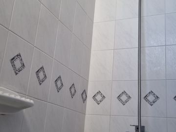 3 AMBIENTES EN VENTA - GESELL CENTRO - VISTA AL MAR - COCHERA