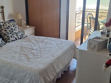 3 AMBIENTES EN VENTA - GESELL CENTRO - VISTA AL MAR - COCHERA