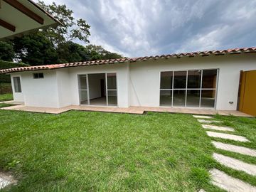 VENTA CASA CAMPESTRE EN CERRITOS